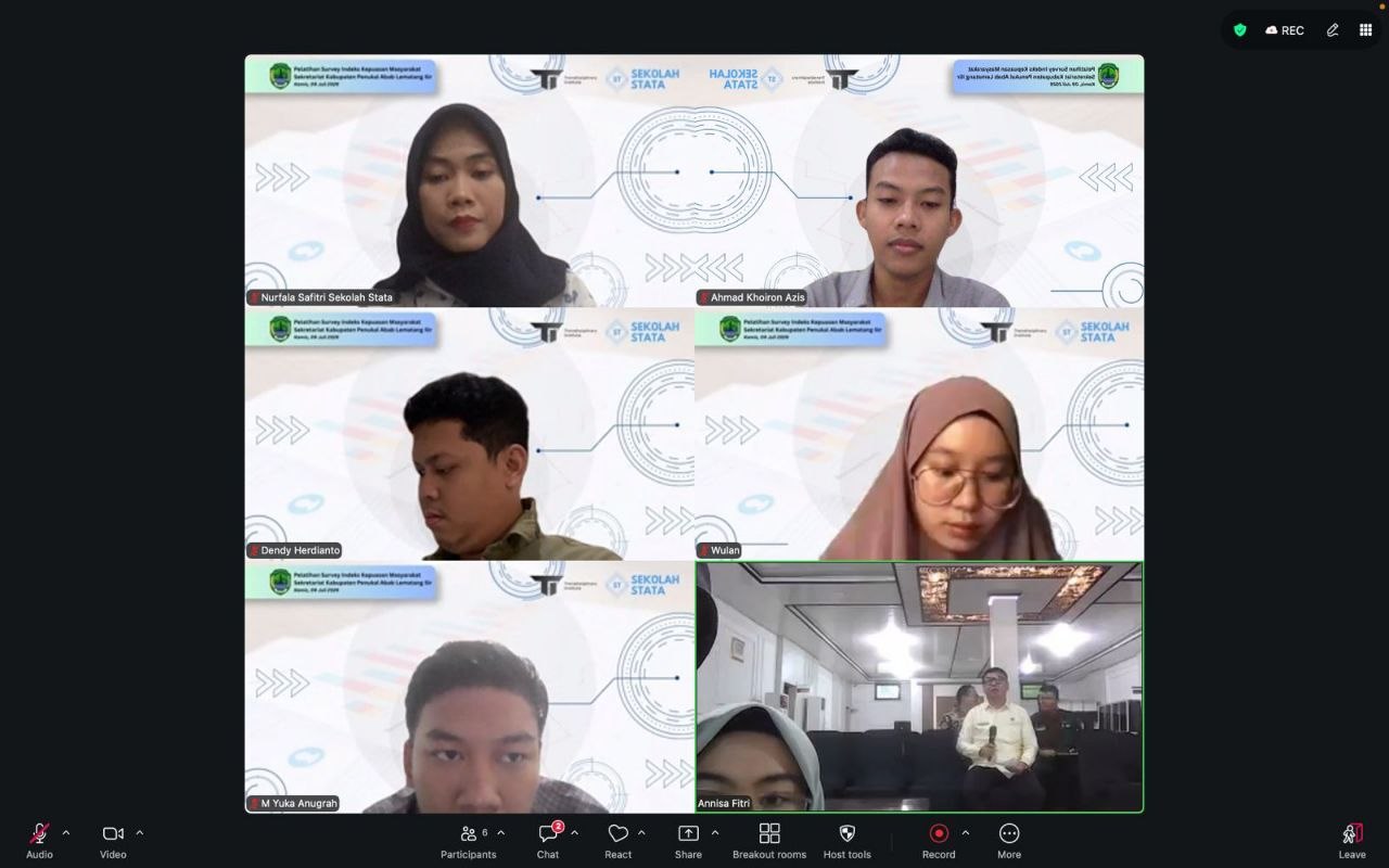 Foto dokumentasi pelatihan statistika untuk sekretariat kabupaten