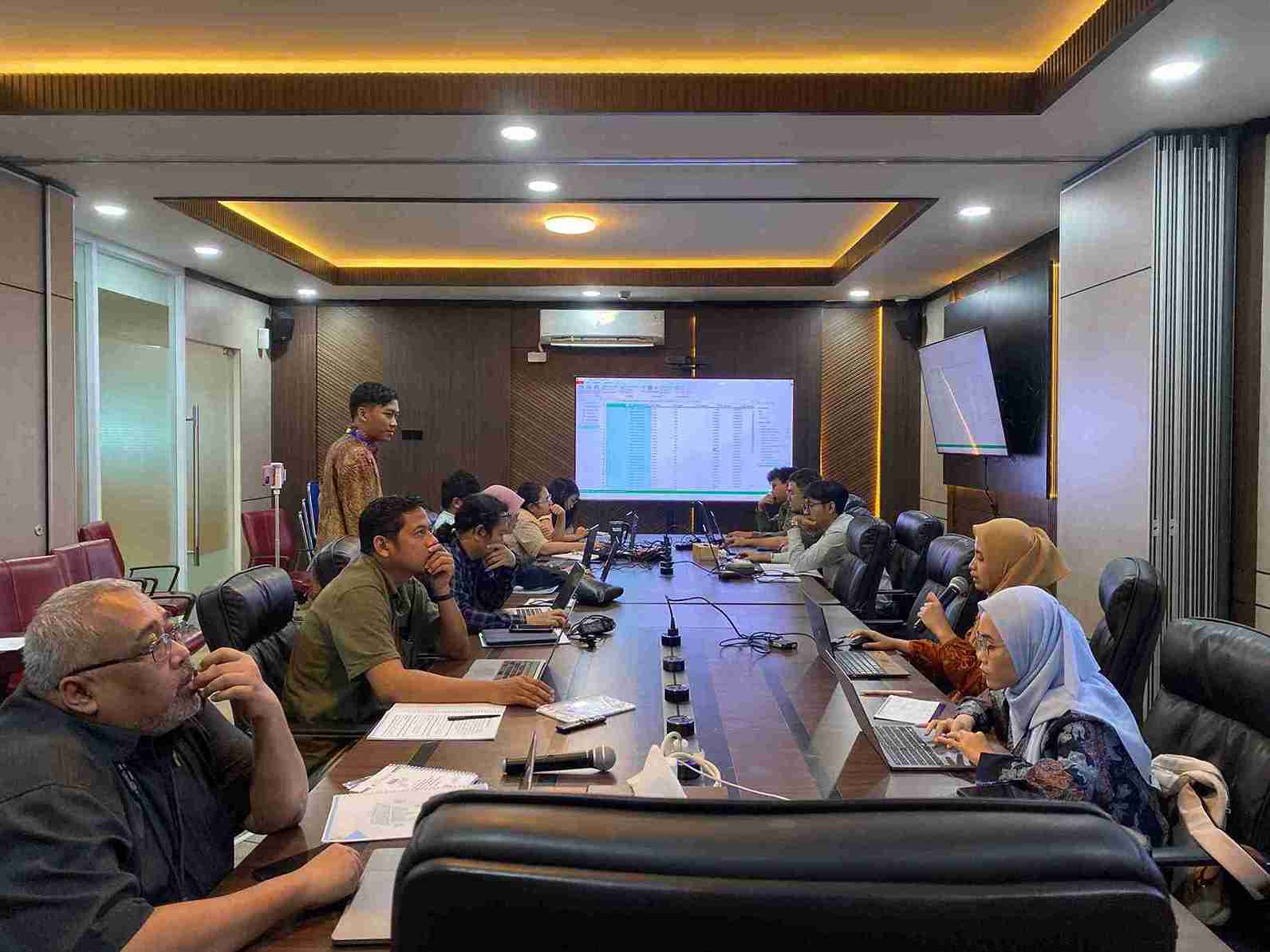 Foto pelatihan In House Training Sekolah Stata